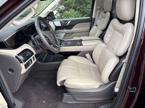Diamond Red Metallic Tinted Clearcoat 2024 Lincoln Navigator Reserve