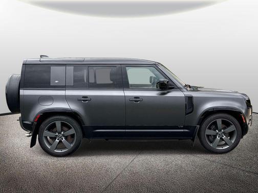 Carpathian Grey Premium Metallic 2024 Land Rover Defender 110 P525 Carpathian Edition