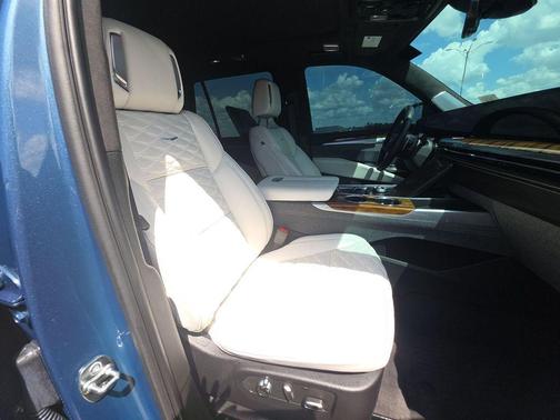 Deep Sea Metallic 2025 Cadillac Escalade Sport Platinum