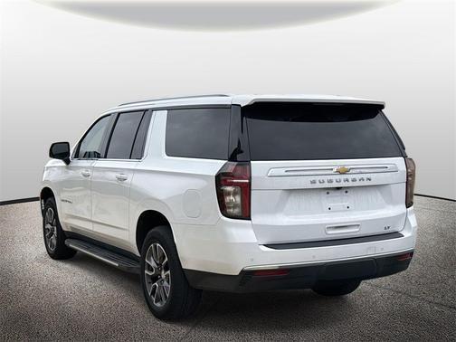 2022 Chevrolet Suburban LT