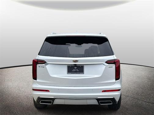 2025 Cadillac XT6 Premium Luxury FWD