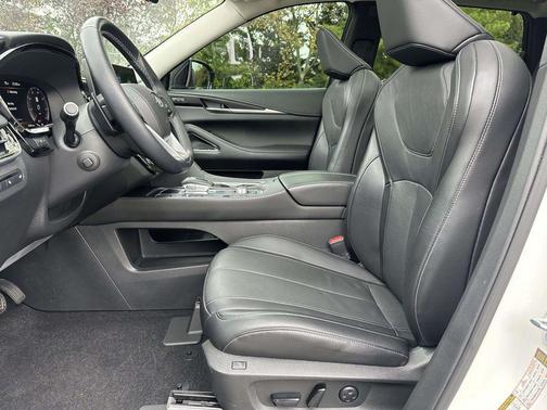 Majestic White 2022 INFINITI QX60 SENSORY