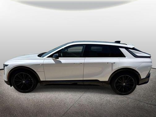 Crystal White Tricoat 2025 Cadillac LYRIQ Sport