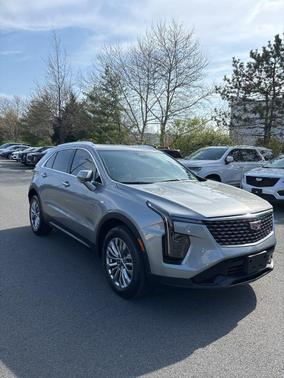 Argent Silver Metallic 2024 Cadillac XT4 Premium Luxury