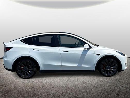 2022 Tesla Model Y Performance Dual Motor All-Wheel Drive