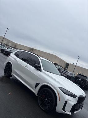 2025 BMW X5 M60i