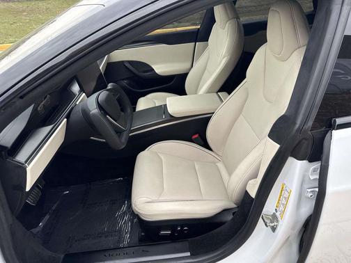 2021 Tesla Model S Plaid