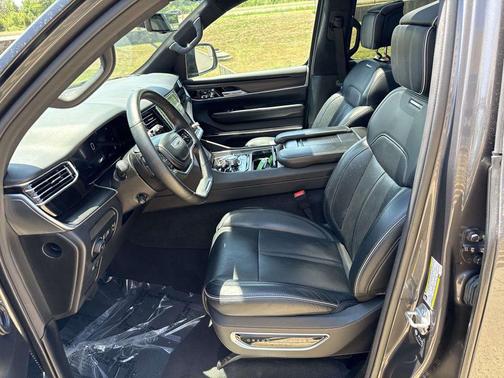 Baltic Gray Metallic Clearcoat 2024 Jeep Grand Wagoneer L Series II 4x4