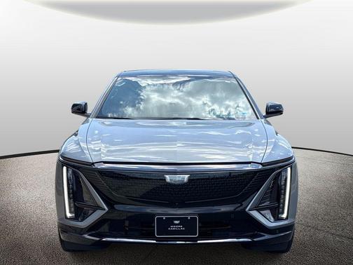 Argent Silver Metallic 2026 Cadillac LYRIQ Signature Sport