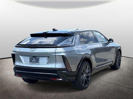 Argent Silver Metallic 2026 Cadillac LYRIQ Signature Sport