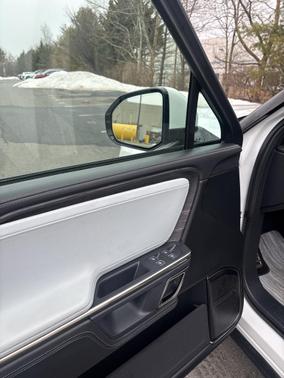 2023 Rivian R1S Adventure