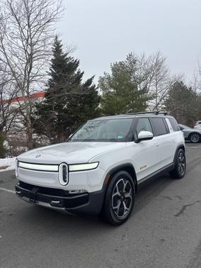 2023 Rivian R1S Adventure