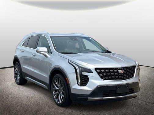Radiant Silver Metallic 2019 Cadillac XT4 Premium Luxury
