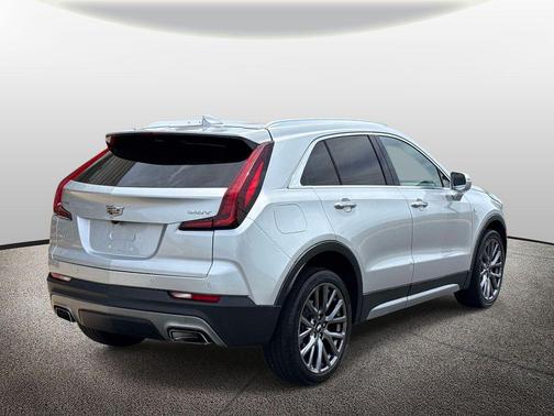 Radiant Silver Metallic 2019 Cadillac XT4 Premium Luxury