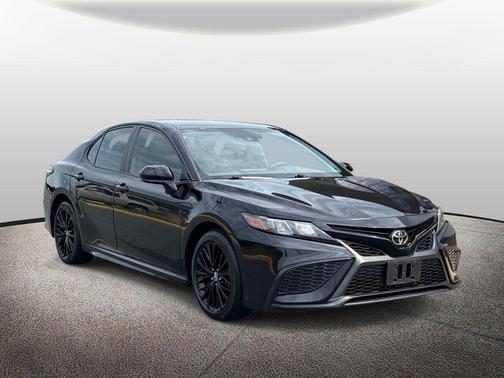 Midnight Black Metallic 2021 Toyota Camry SE