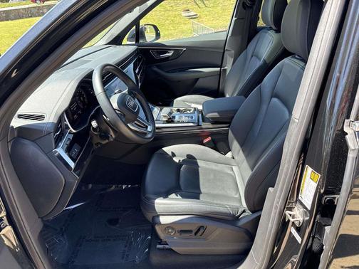 Black 2025 Audi Q7 55 Premium Plus