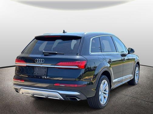 Black 2025 Audi Q7 55 Premium Plus