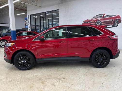 2022 Ford Edge SEL