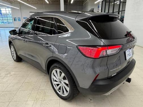 2022 Ford Escape TITANIUM