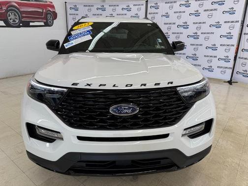 2023 Ford Explorer ST-LINE
