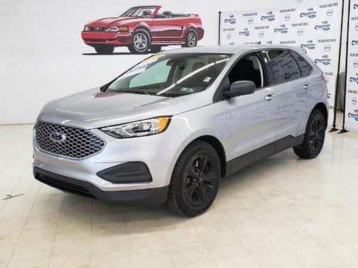 ICONIC SILVER 2024 Ford Edge SE