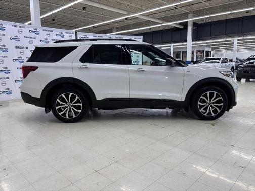 STAR WHITE MET TRI-COAT 2023 Ford Explorer ST-LINE