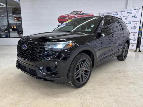AGATE BLACK METALLIC 2025 Ford Explorer ST-LINE