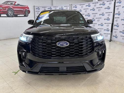 AGATE BLACK METALLIC 2025 Ford Explorer ST-LINE