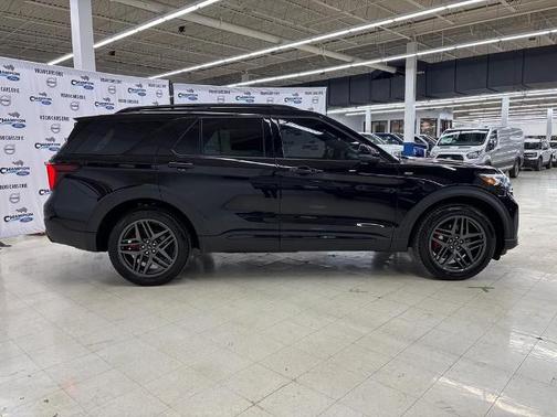 AGATE BLACK METALLIC 2025 Ford Explorer ST-LINE