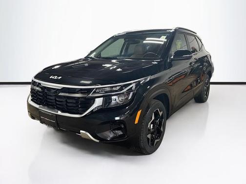 Fusion Black 2025 Kia Seltos EX