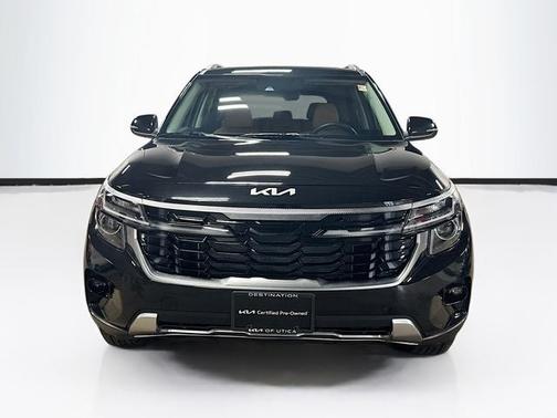 Fusion Black 2025 Kia Seltos EX
