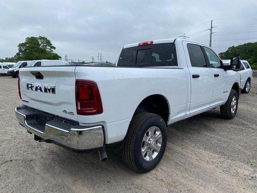 2025 RAM 2500 Big Horn Crew Cab 4x4 6'4' Box