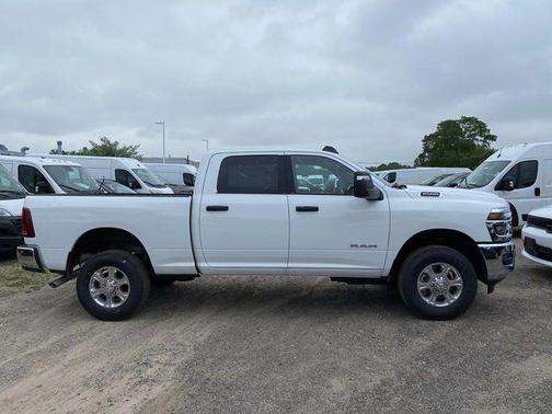 2025 RAM 2500 Big Horn Crew Cab 4x4 6'4' Box