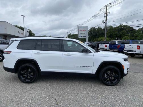 Bright White Clearcoat 2025 Jeep Grand Cherokee L Altitude