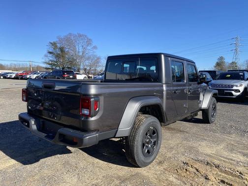 2026 Jeep Gladiator Sport