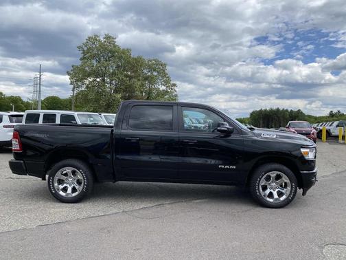 Diamond Black Crystal Pearlcoat 2022 RAM 1500 Big Horn/Lone Star
