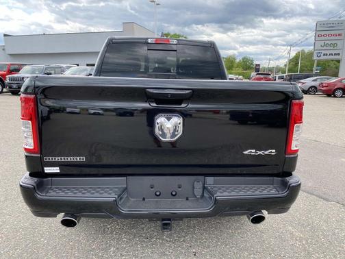 Diamond Black Crystal Pearlcoat 2022 RAM 1500 Big Horn/Lone Star