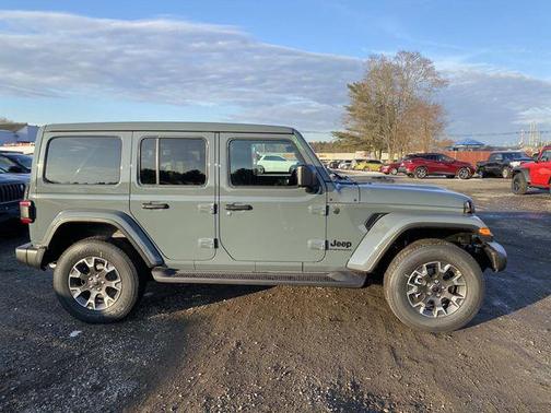 2026 Jeep Wrangler 4-Door Sahara 4x4