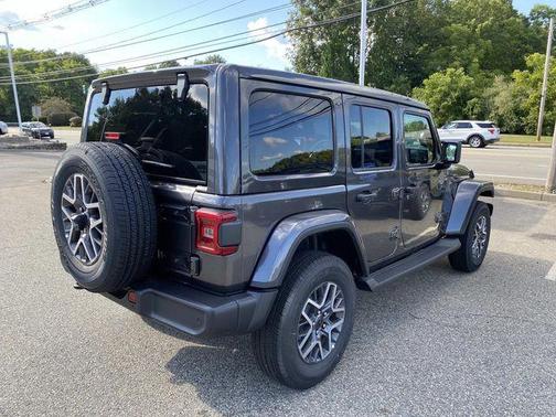 2025 Jeep Wrangler 4-Door Sahara 4x4