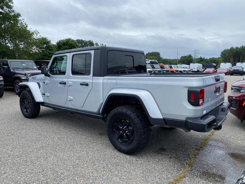 2022 Jeep Gladiator Sport