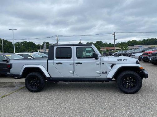 2022 Jeep Gladiator Sport