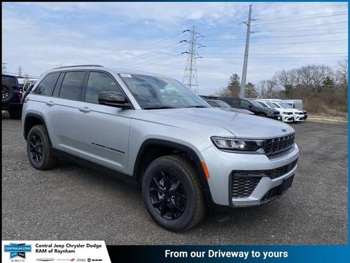 Silver Zynith 2026 Jeep Grand Cherokee Altitude