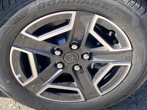 Silver Zynith Clearcoat 2026 Jeep Cherokee Laredo 4x4