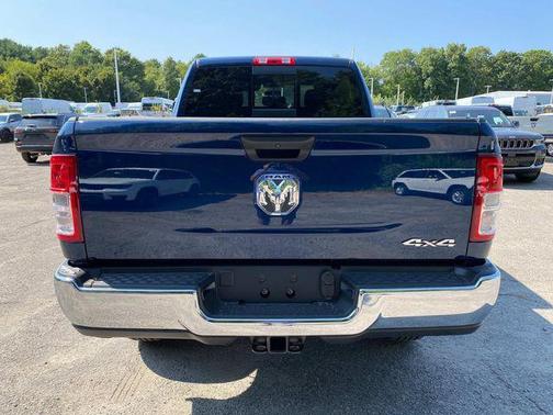 2024 RAM 2500 Tradesman Crew Cab 4x4 6'4' Box