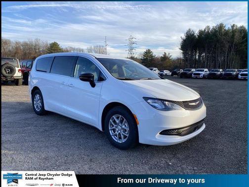 2026 Chrysler Voyager LX