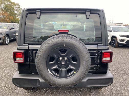 Black Clearcoat 2026 Jeep Wrangler Sport