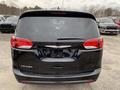 2026 Chrysler Voyager LX