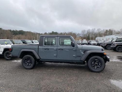 2026 Jeep Gladiator Sport