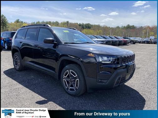 Diamond Black Crystal Pearlcoat 2026 Jeep Cherokee Laredo 4x4