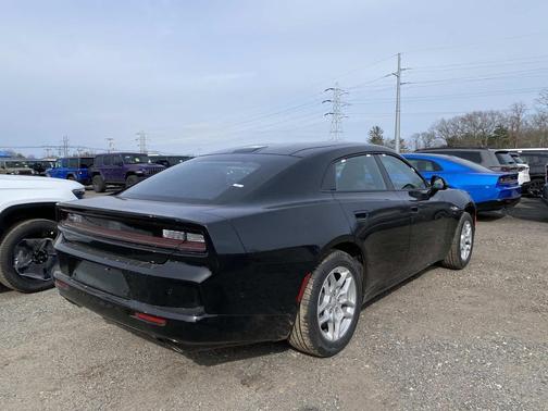 Diamond Black Crystal Pearlcoat 2026 Dodge Charger R/T